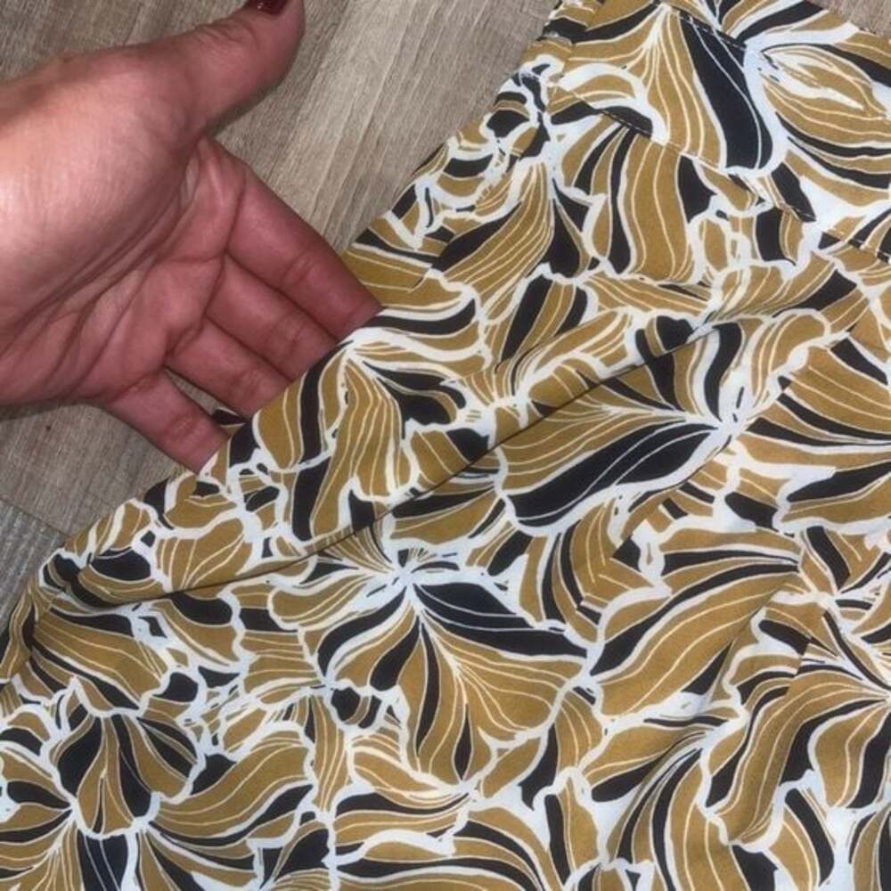 Last One! DR2 High Waist Leaf Print Shorts 2XL Tan and Black - Picture 7 of 8